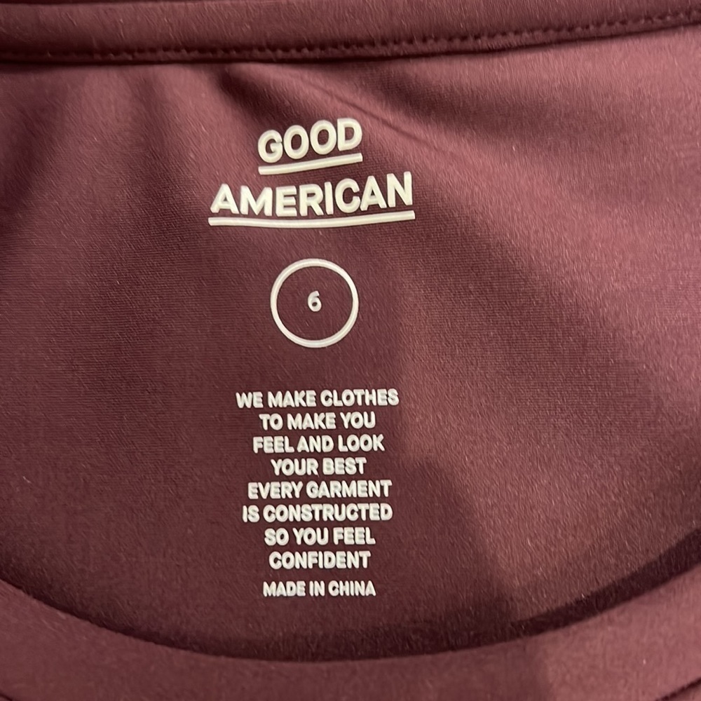 Good American Crop top “electric feel SS crop top” Bordeaux size “6” (=22/24) - Picture 4 of 11